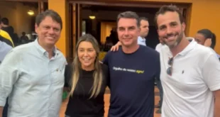 Ops! “Ele é corrupto, mas é cristão”, diz aliado de Flávio Bolsonaro