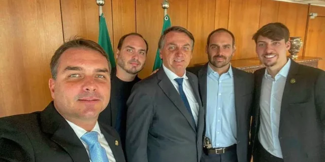 Eduardo Bolsonaro ataca aliados e diz que seu pai só confia nos filhos