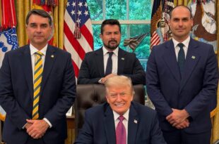Patriota às avessas: Eduardo Bolsonaro celebra Doutrina “Donroe”, que quer Flávio eleito para submissão do Brasil aos EUA