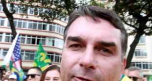 Cortina de fumaça de Flávio Bolsonaro ao acusar Lulinha acaba na justiça