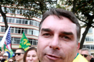 Cortina de fumaça de Flávio Bolsonaro ao acusar Lulinha acaba na justiça