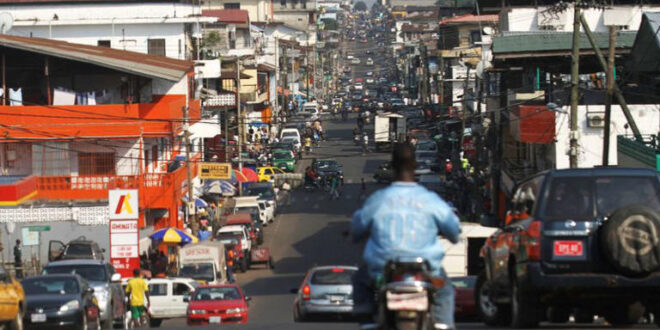 Alugando cadeia: venezuelanos e cubanos estão entre deportados para Libéria sob acordo de Trump