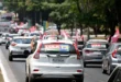 Alerta: adesivos de Flávio Bolsonaro ou Lula podem invalidar seguro de carro