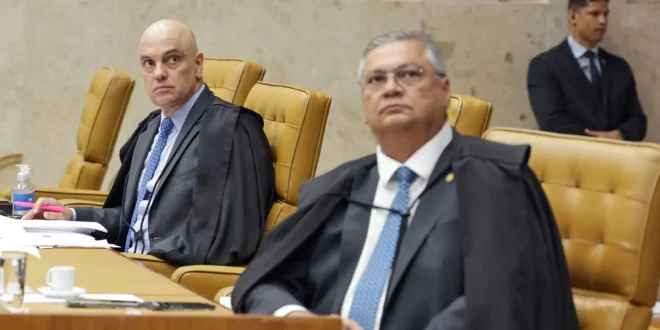 Moraes e Dino obrigam juízes a devolverem penduricalhos