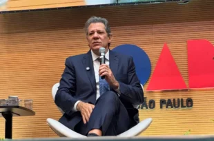 Polícia de Tarcísio: Haddad denuncia abordagem da PM com fuzis na porta de casa