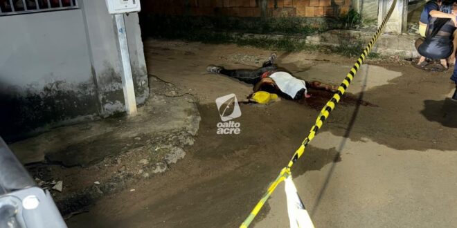 Monitorado por tornozeleira é executado a tiros ao chegar em casa