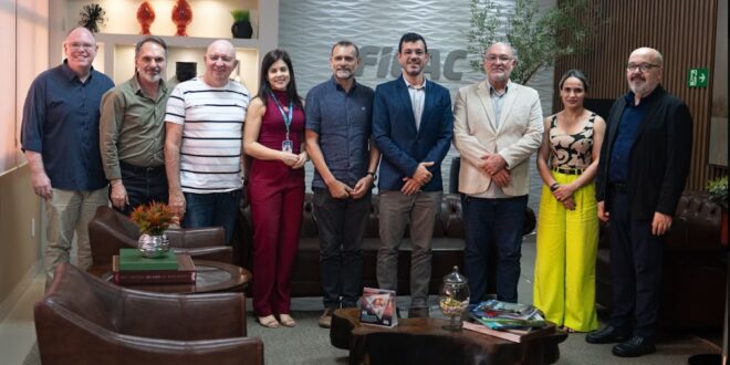 Fortalecimento da indústria e geração de empregos pautam encontro entre Thor Dantas e FIEAC