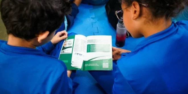 Boa Ideia: projeto leva exames de DNA à escola para alunos sem nome do pai em certidão