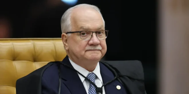 Recado aos distraídos: Fachin diz que ataque ao Judiciário não pode ser pauta política