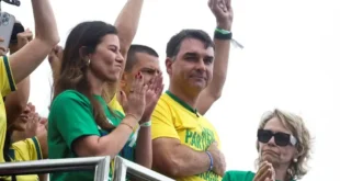 Só falta a cabeça do cavalo em cima da cama