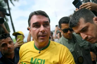 Contra os trabalhadores: Flávio Bolsonaro convoca aliados para travar PEC do fim da escala 6×1 no Senado