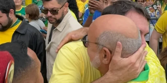 O caso da morte do enteado de Queiroz, com tiro de escopeta na cara, na casa do padrasto