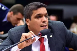 O politicamente imorrível Cabo Daciolo disputa o governo do Amazonas