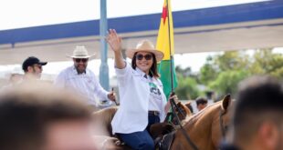 Mailza participa da Cavalgada que marca a abertura da 51ª Expoacre