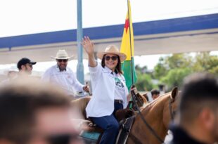 Mailza participa da Cavalgada que marca a abertura da 51ª Expoacre