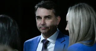 Nem Rueda quer: União Brasil anuncia neutralidade e amplia isolamento de Flávio Bolsonaro