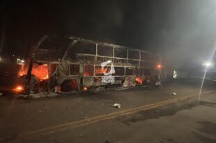 Jovem de 18 anos é preso por incendiar veículos durante a madrugada