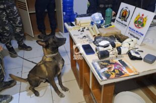 Dupla é presa com drogas e materiais usados no tráfico