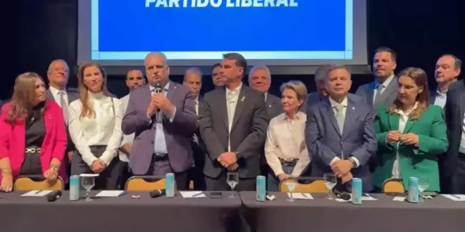 Chapa de Flávio Bolsonaro: casamento da rachadinha com o orçamento secreto