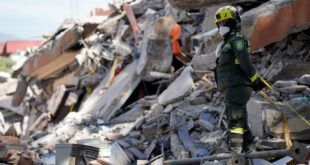 Centenas seguem desaparecidas na Colômbia após terremoto e desespero toma operações de resgate
