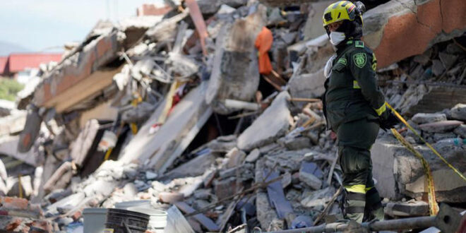 Centenas seguem desaparecidas na Colômbia após terremoto e desespero toma operações de resgate