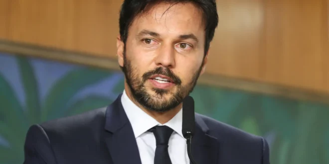 Ex-ministro de Bolsonaro vendeu projeto de R$ 67,5 milhões ao Master, diz PF