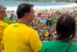 Cansado e com medo, após vaias, Flávio Bolsonaro fala para público reduzido