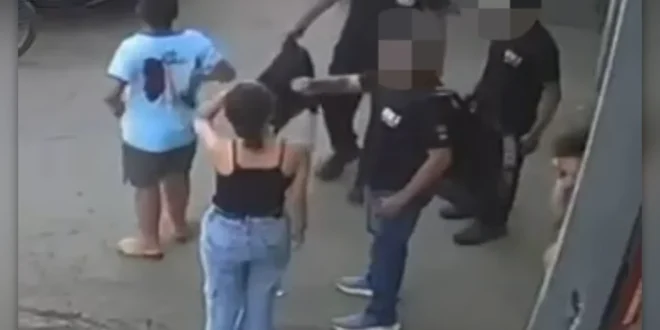 Menino de 11 anos é atacado a facadas na saída da escola