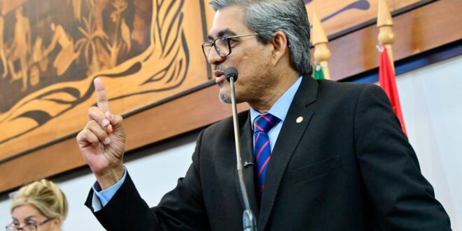 Edvaldo Magalhães denuncia descaso com o transporte escolar das escolas rurais do Acre