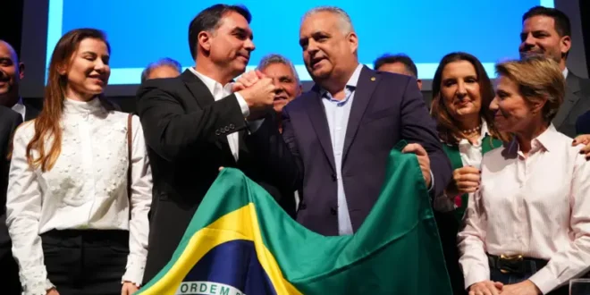 Flávio mantém o vice porque o eleitor da direita aceita qualquer negócio