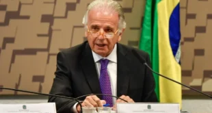 Múcio descobriu que é mais fácil ligar para Valdemar do que comandar militares