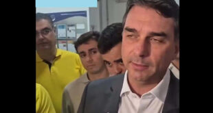Os dois ficaram mal mas Flávio Bolsonaro culpa Nikolas Ferreira por ato flopado em BH