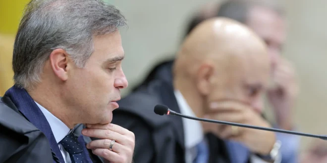 Protejam-se, porque é muito mais do que uma guerra entre Mendonça e Moraes