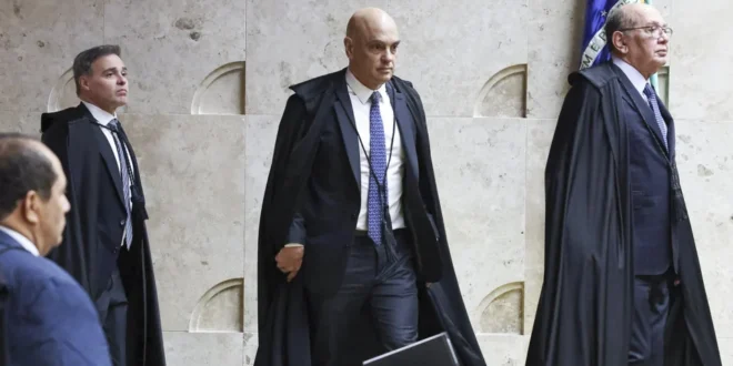 É preciso ter lado na luta contra o fascismo que está em disputa no Supremo