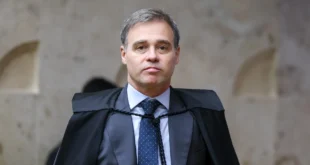 Humilhado: André Mendonça é chamado de pixuleco e boneco eleitoral, pelos outros ministros