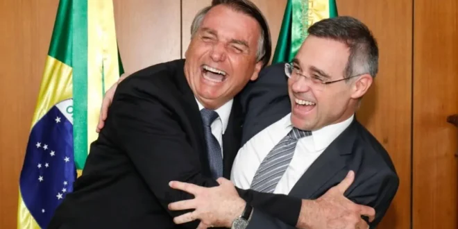 Até tu, Brutus: Vorcaro foi convidado para evento de Mendonça mostram mensagens