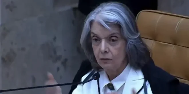 Cármen Lúcia deve desculpas a si mesma por tantos votos desastrosos