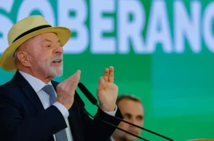 Democracia avançou sob Lula e Brasil vai na contramão de onda autoritária, diz estudo global