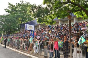 Com a presença da governadora Mailza Assis, desfile de 7 de Setembro reúne acreanos