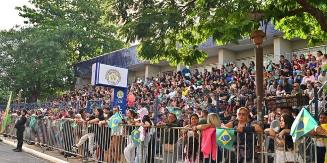 Com a presença da governadora Mailza Assis, desfile de 7 de Setembro reúne acreanos