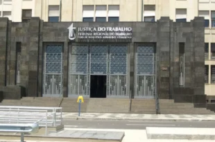 Justiça: cultos evangélicos no trabalho violam a neutralidade religiosa e geram pressão sobre empregados