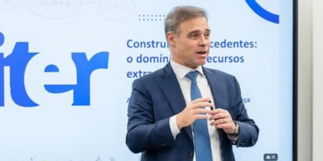 Homem de Deus ou do dinheiro? Mendonça deu 4 votos a favor de Castro enquanto Iter ganhava contratos com o RJ