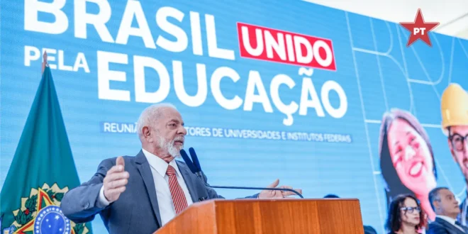 Ex-secretários do MEC de Bolsonaro apoiam Lula e detonam projeto de Flávio Bolsonaro