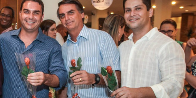 Quem é Santini, ex-sócio que diz poder colocar Flávio Bolsonaro na cadeia