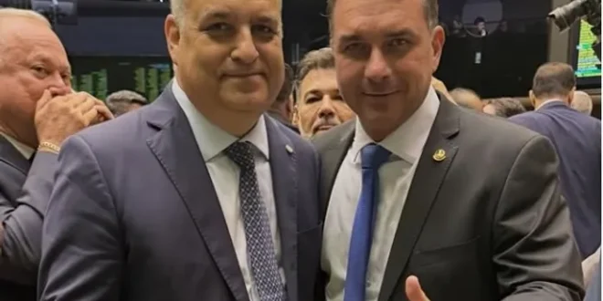 Conto da Aia: vice de Flávio Bolsonaro, acusado de estupro de criança, ataca religiões de matriz africana