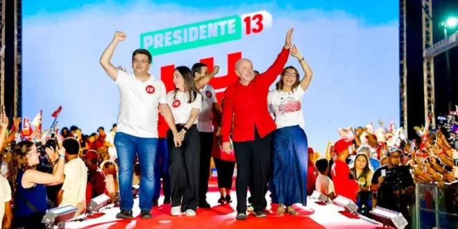 Atendendo ordens de Flávio Bolsonaro: Kassio manda apagar comício inteiro de Lula e proíbe painéis de LED em atos petistas
