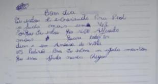 Menino de 7 anos entrega bilhete a professora e salva mãe de cárcere privado
