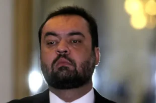 Bolsonarismo caviar: PF afirma que Castro recebeu adega, mansão e caviar para ajudar Refit