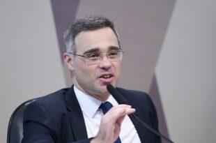André Mendonça: entre o púlpito e a toga