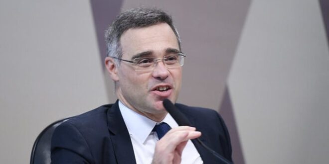 André Mendonça: entre o púlpito e a toga